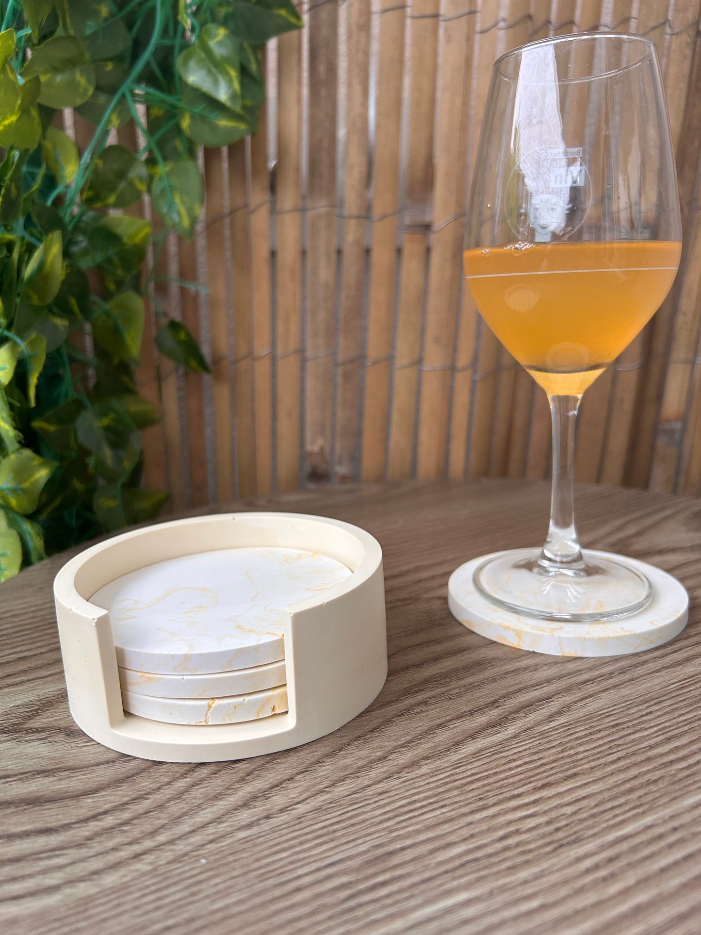 Bloc et 4 sous verre jaune pâle