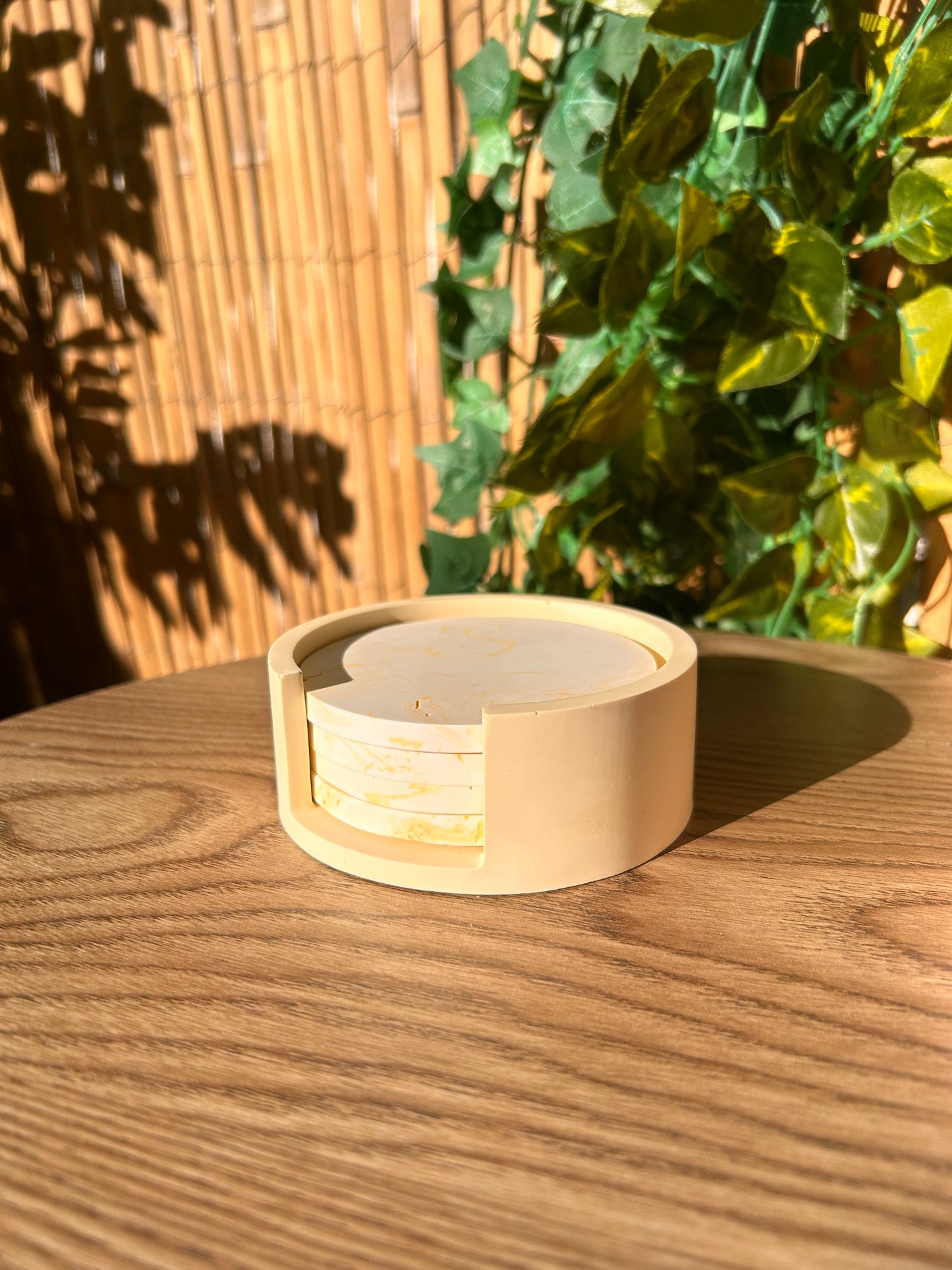 Bloc et 4 sous verre jaune pâle